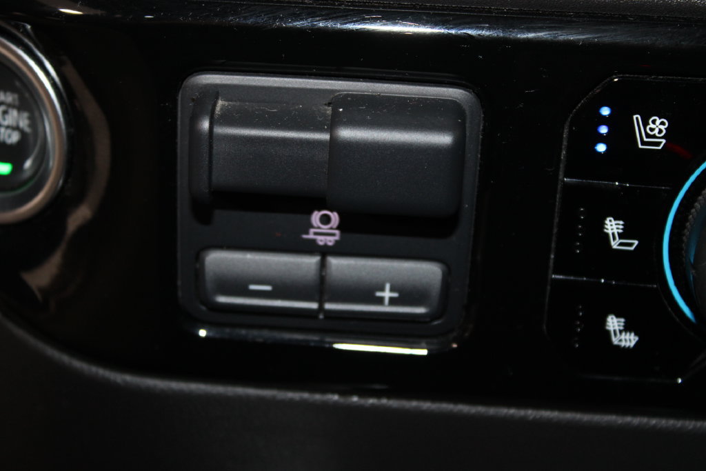 Used 2023 Chevrolet Silverado 1500 LTZ AWD/4WD image 30