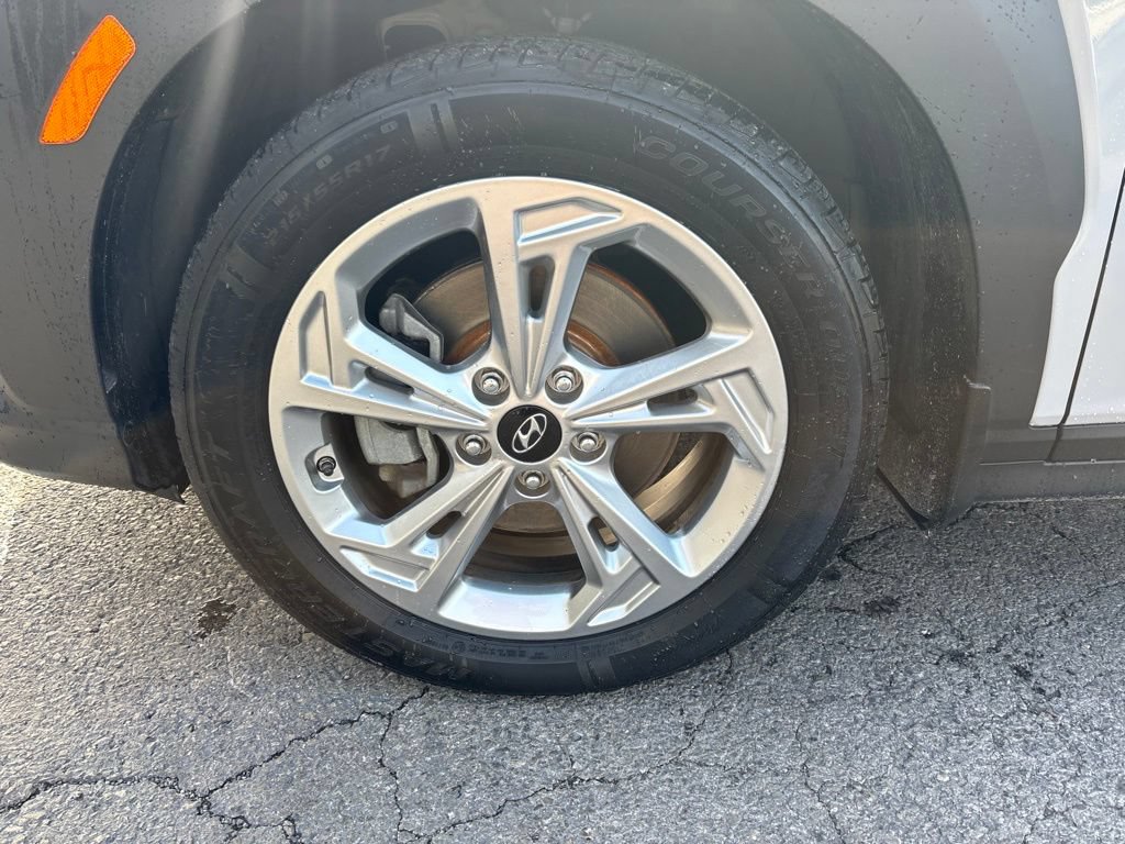 Used 2022 Hyundai Kona SEL AWD/4WD image 11