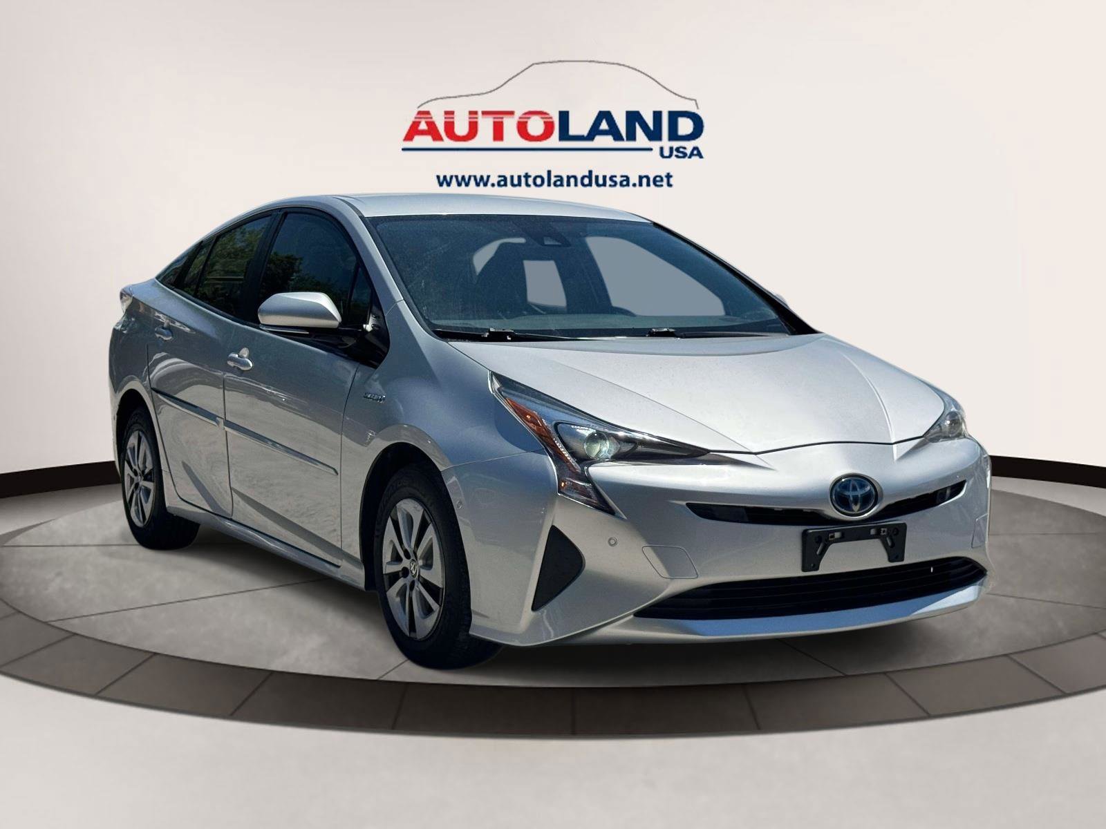 Used 2018 Toyota Prius Two w/ Prius Two Safety Plus Package FWD image 2