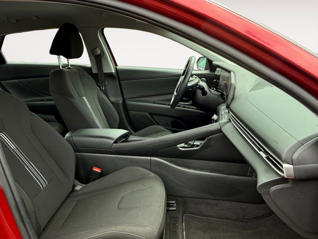Used 2023 Hyundai Elantra SEL w/ Convenience Package image 16
