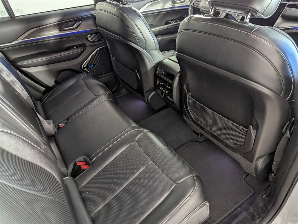 Used 2023 Jeep Grand Cherokee Overland image 30