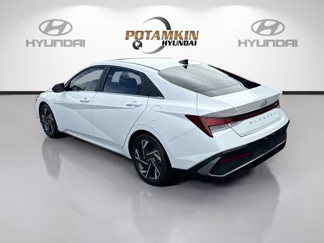Certified 2024 Hyundai Elantra SEL w/ Convenience Package FWD image 7