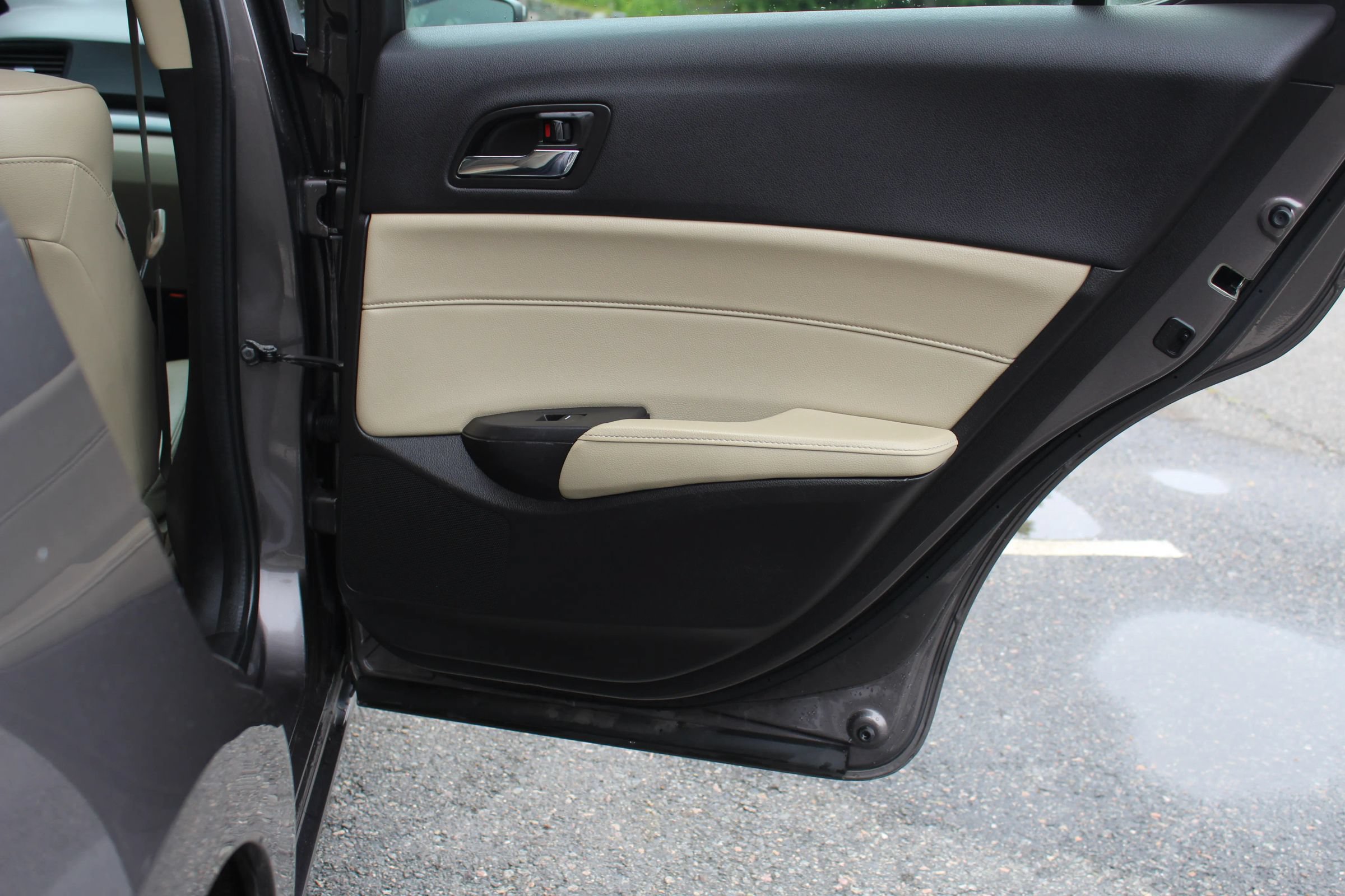 Used 2014 Acura ILX w/ Technology Package FWD image 16