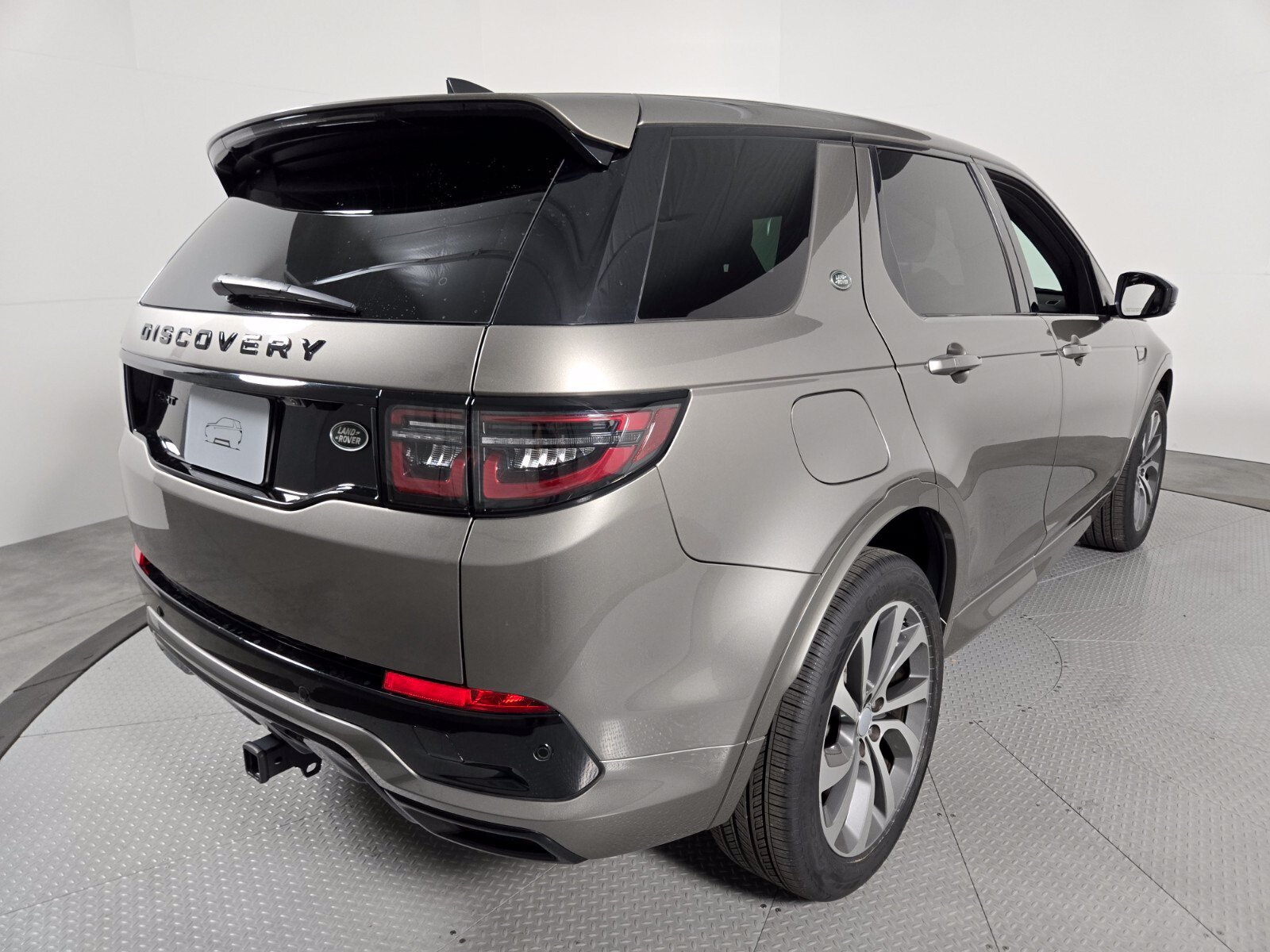 Used 2022 Land Rover Discovery Sport SE R-Dynamic AWD/4WD image 2