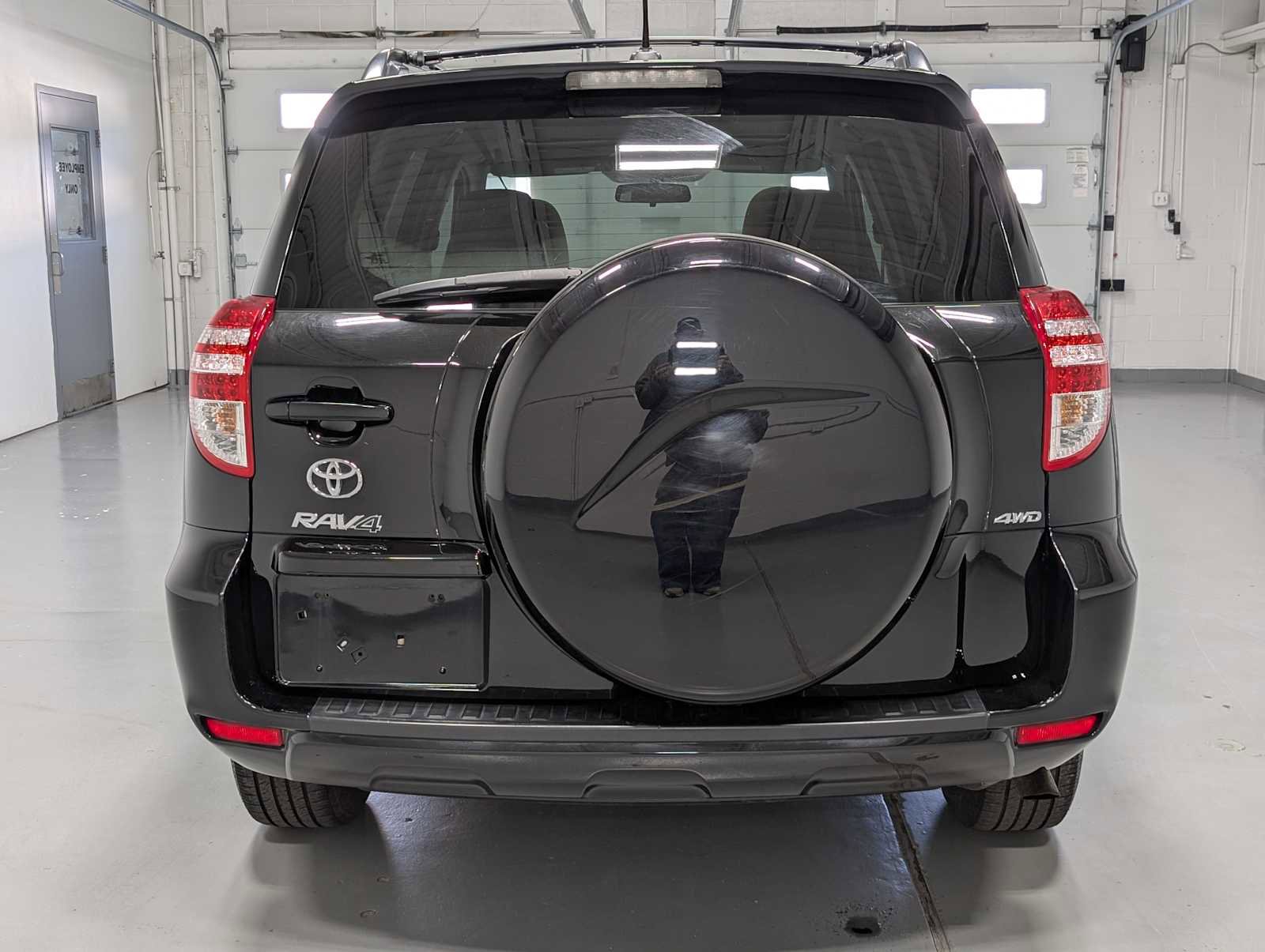 Used 2012 Toyota RAV4 4WD w/ Upgrade Value Pkg image 9