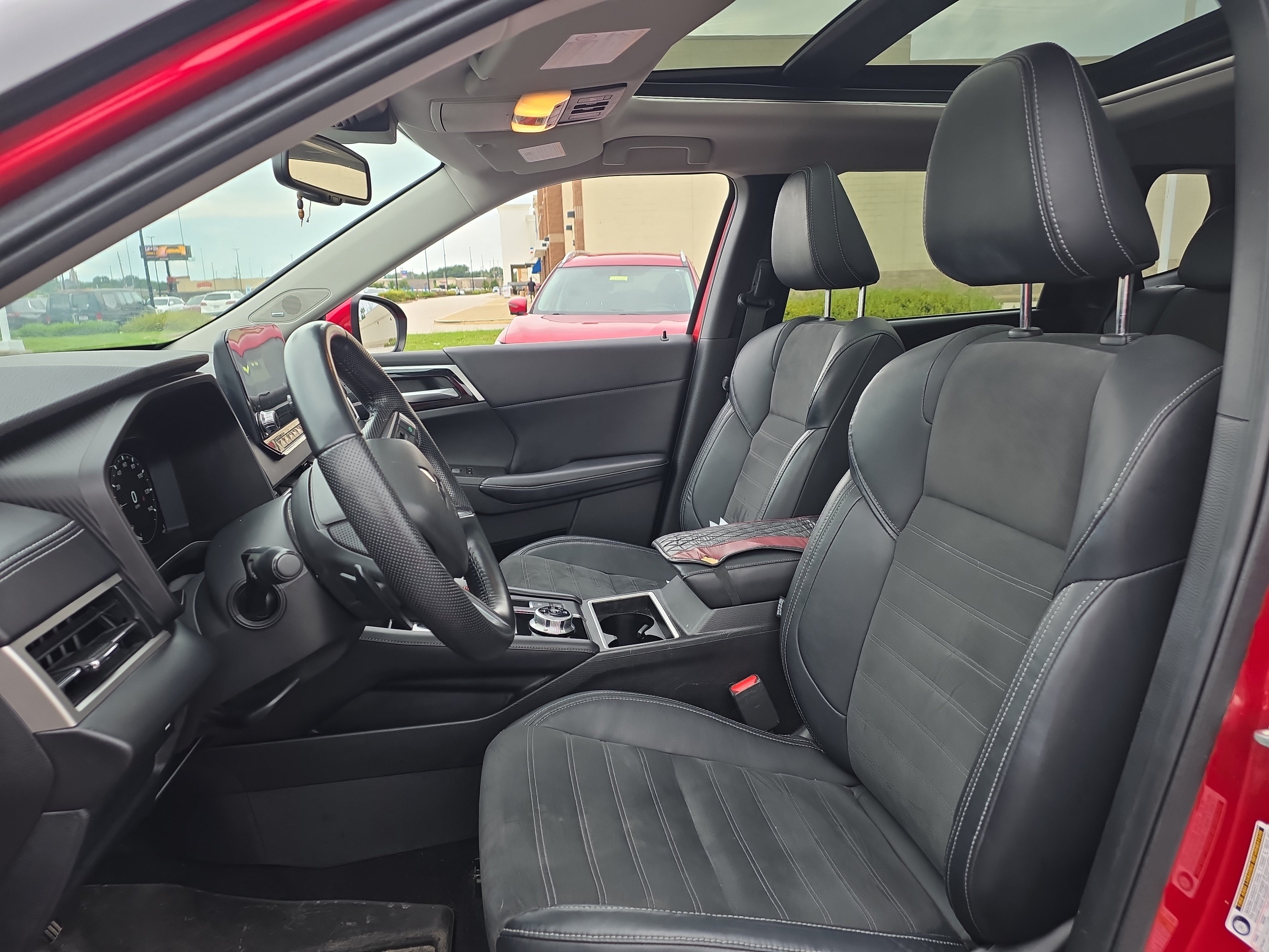 Used 2023 Mitsubishi Outlander SE AWD/4WD image 13