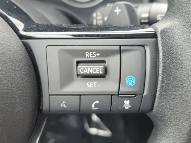 Used 2023 Nissan Rogue SV AWD/4WD image 34