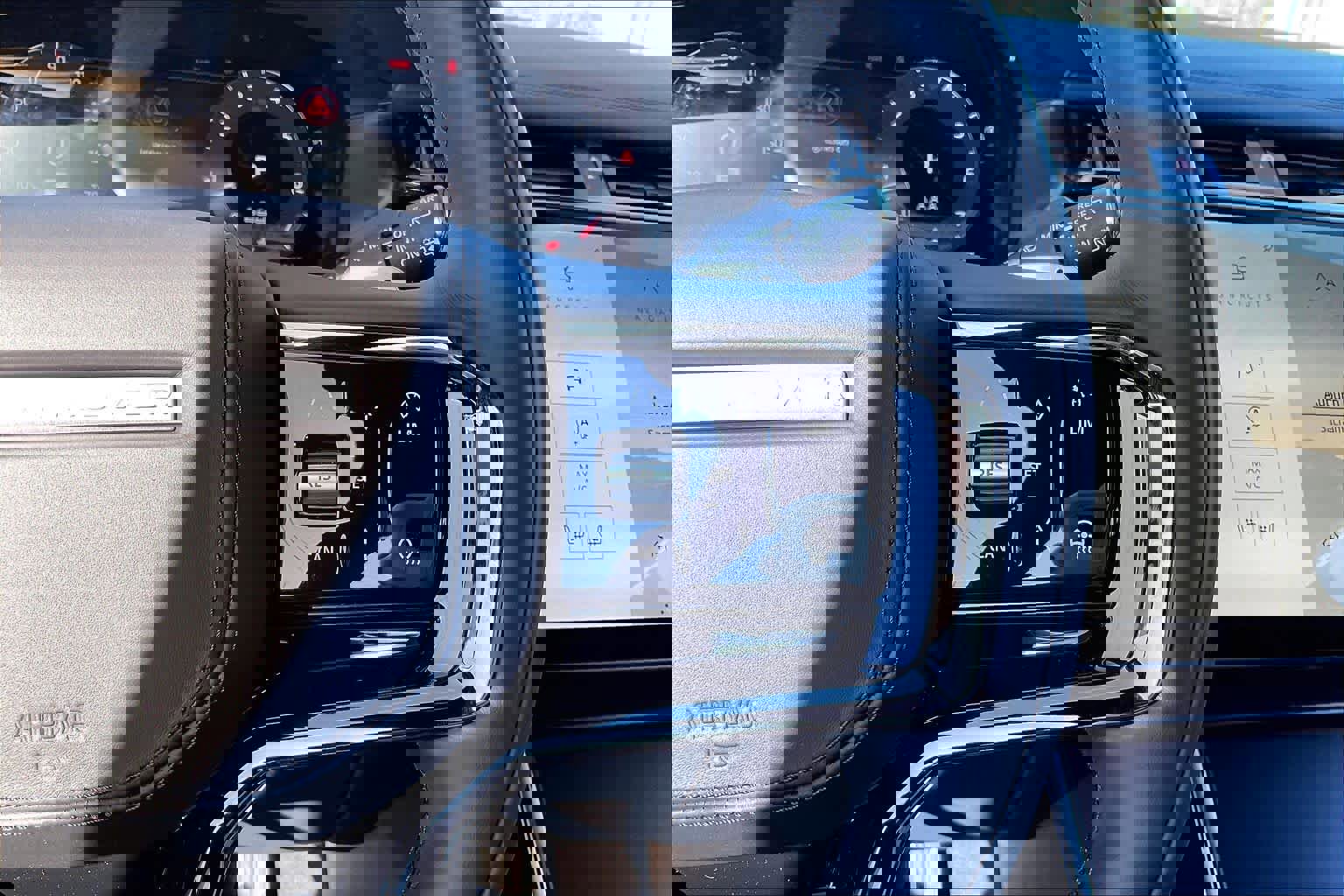 New 2026 Land Rover Range Rover Velar Dynamic SE image 18