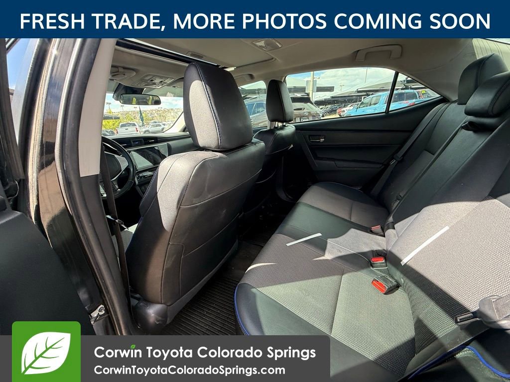 Used 2018 Toyota Corolla SE w/ SE Premium Package FWD image 12
