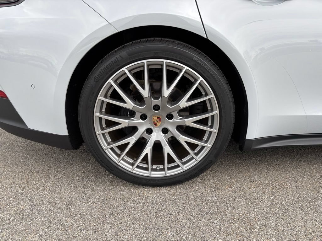 Certified 2025 Porsche Panamera 4 AWD/4WD image 39