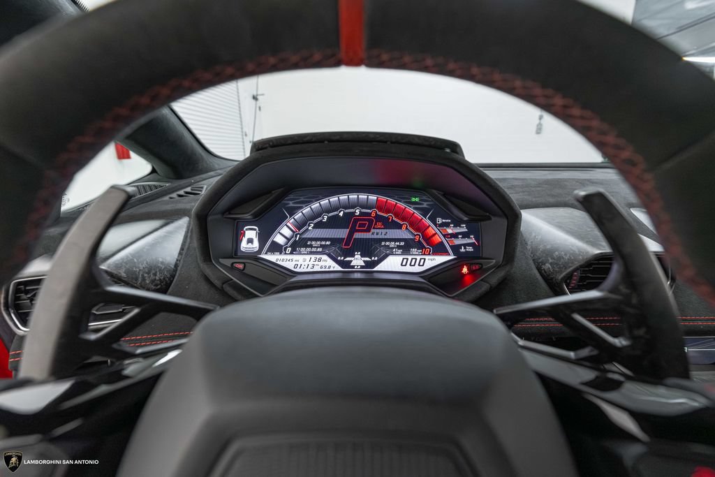 Used 2018 Lamborghini Huracan Performante AWD/4WD image 39
