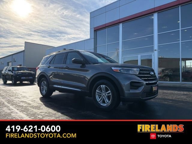 Used 2022 Ford Explorer XLT image 1