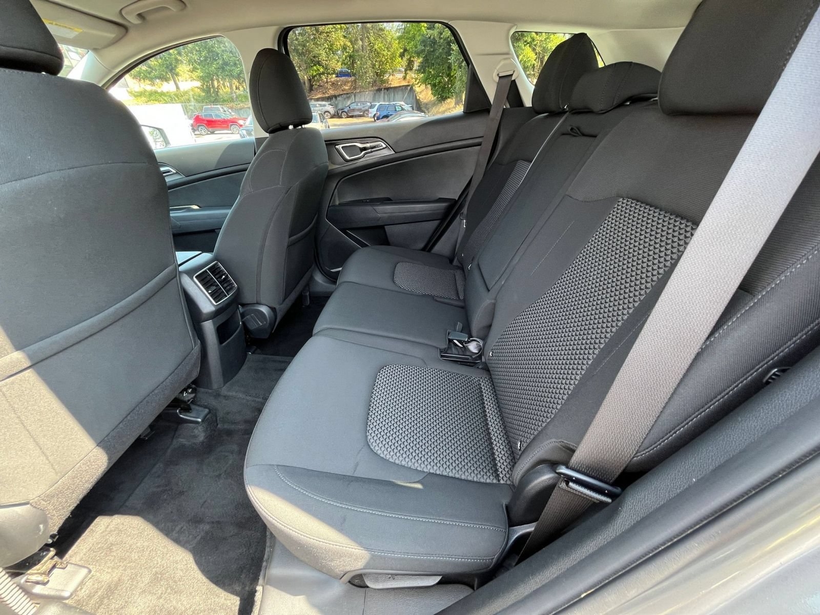 Used 2023 Kia Sportage LX AWD/4WD image 25