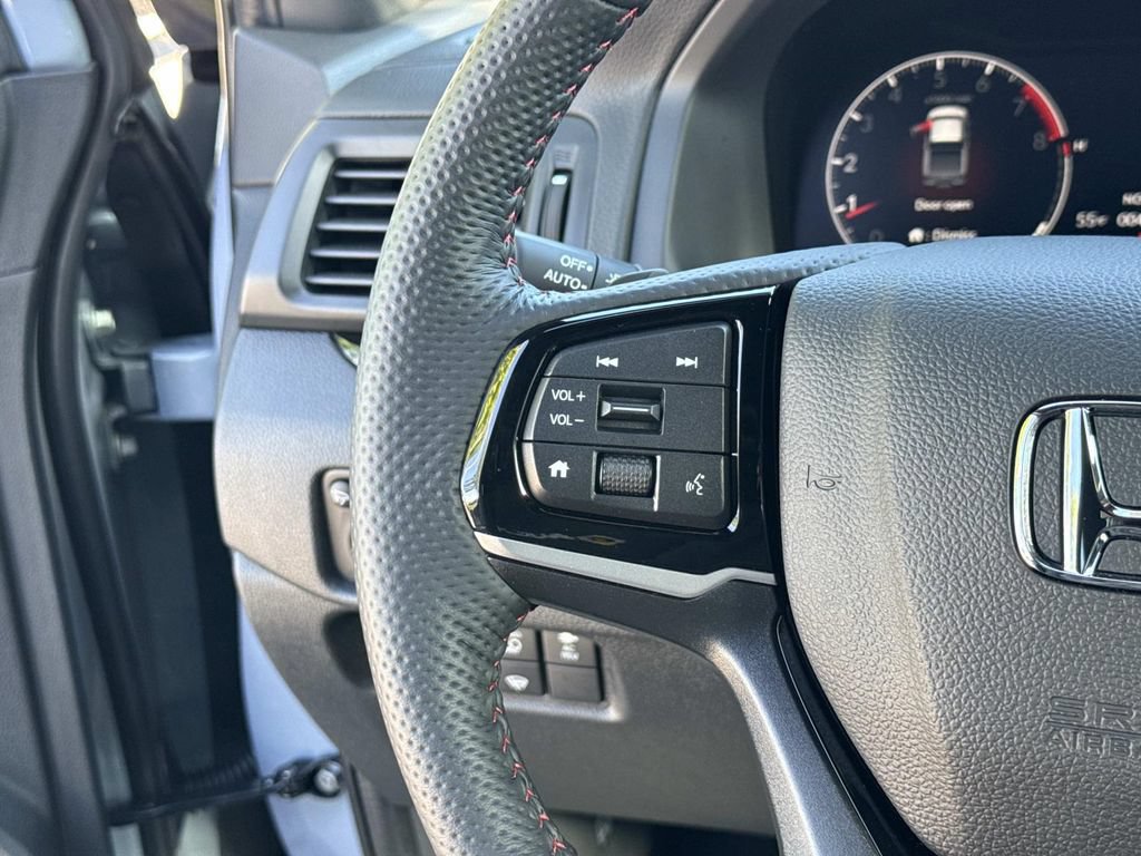 New 2026 Honda Ridgeline Black Edition image 9