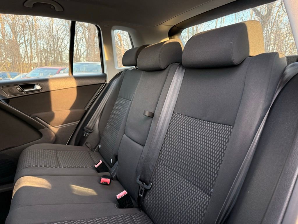 Used 2011 Volkswagen Tiguan S image 23