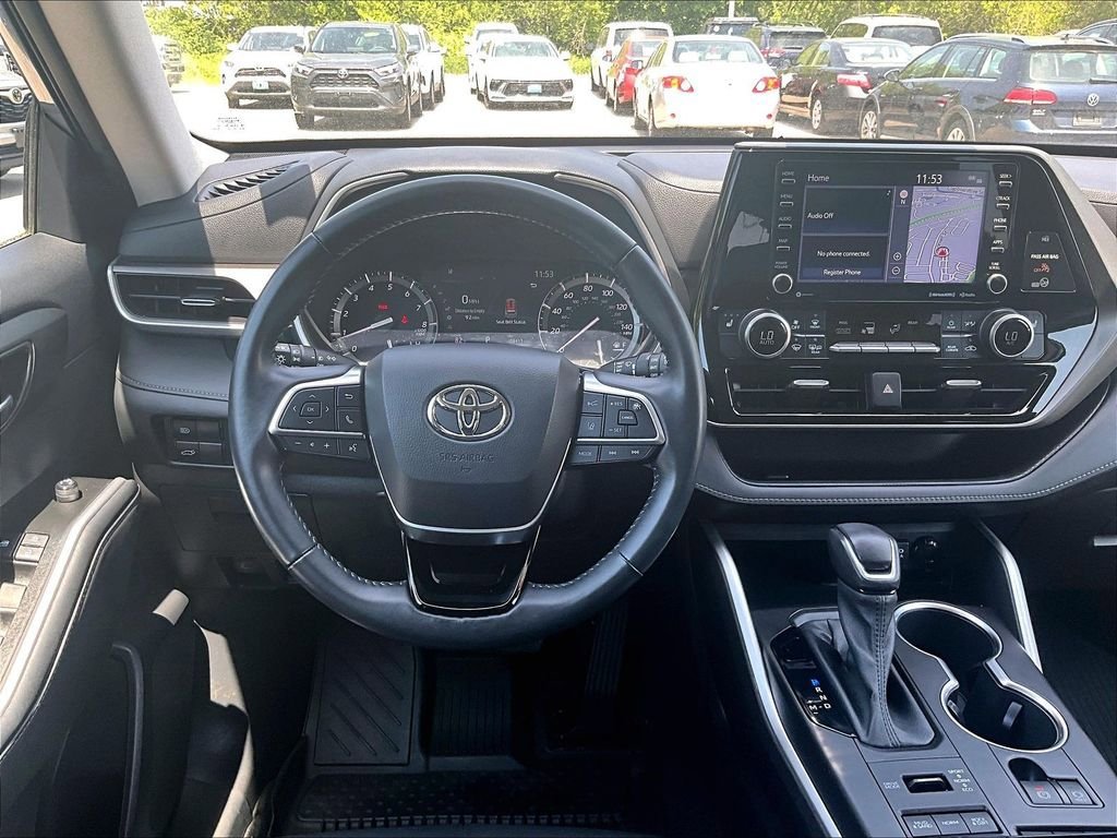 Certified 2021 Toyota Highlander XLE AWD/4WD image 18