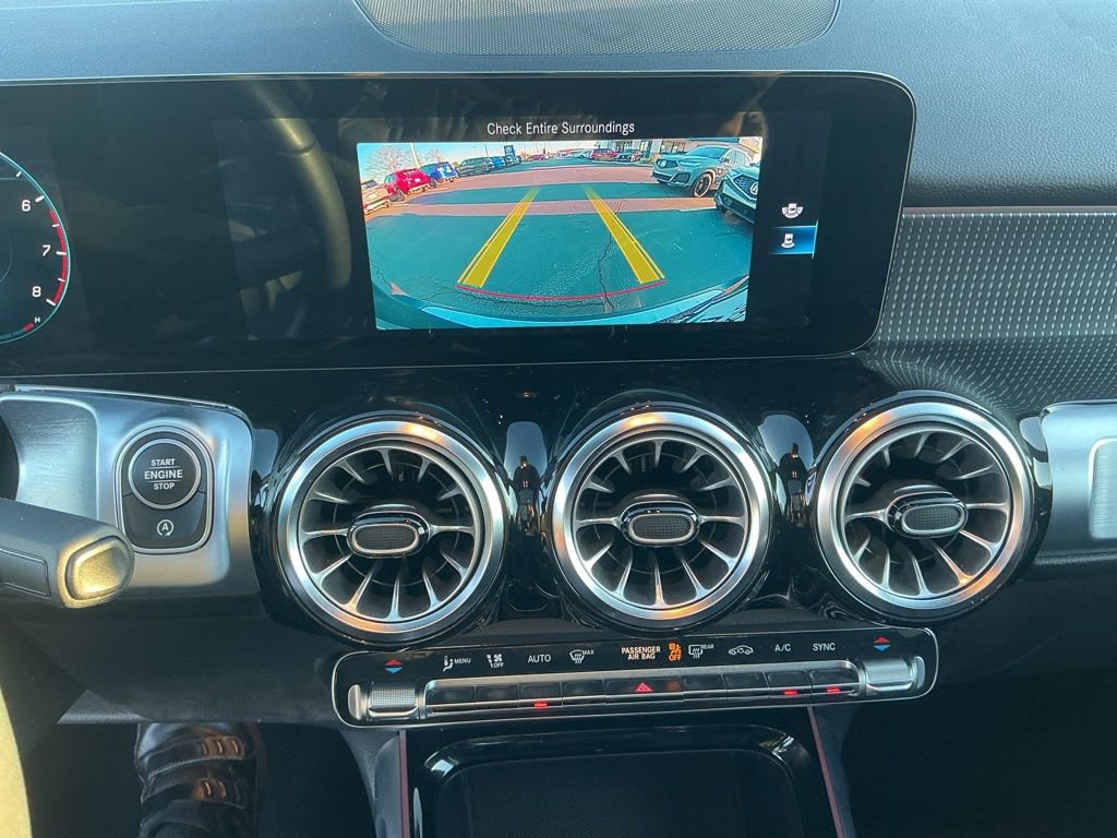 Used 2022 Mercedes-Benz GLB 250 image 17