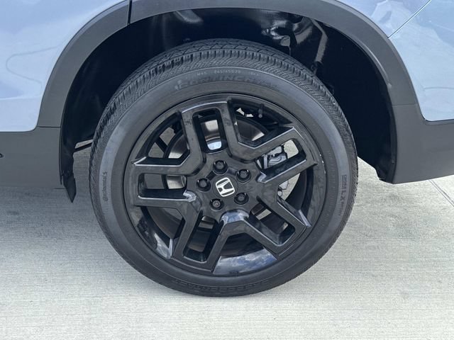 Certified 2025 Honda Passport Black Edition image 4