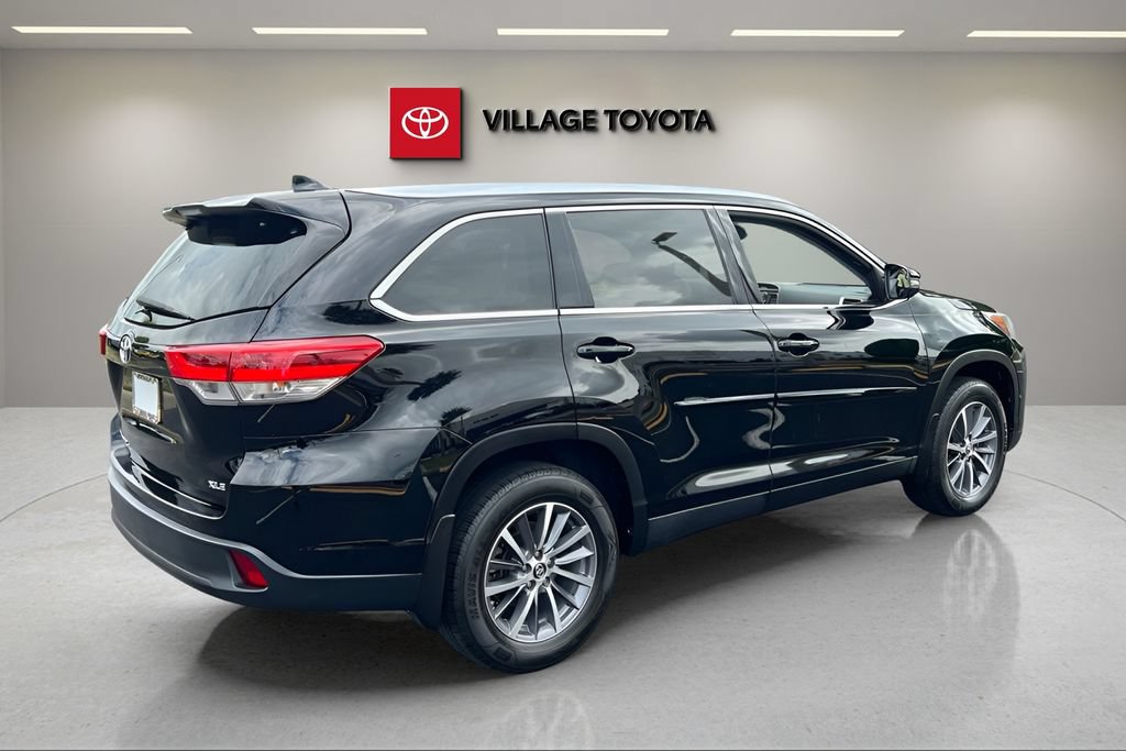 Certified 2019 Toyota Highlander XLE FWD image 5