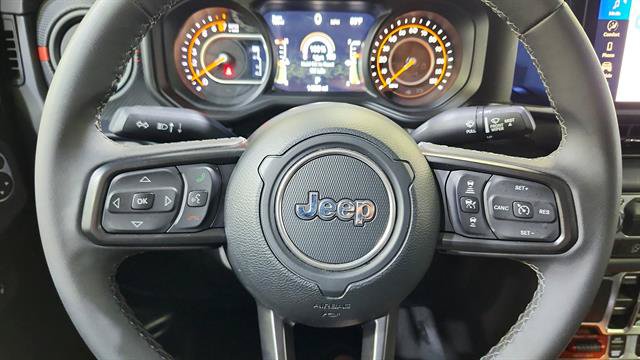 Used 2026 Jeep Gladiator Rubicon AWD/4WD image 14