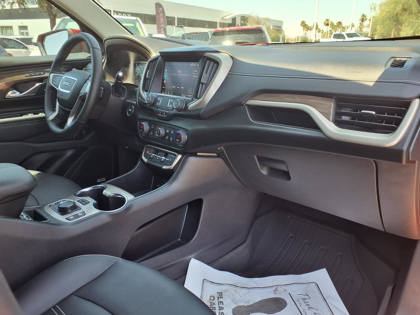 Used 2024 GMC Terrain Denali w/ Denali Premium Package AWD/4WD image 11