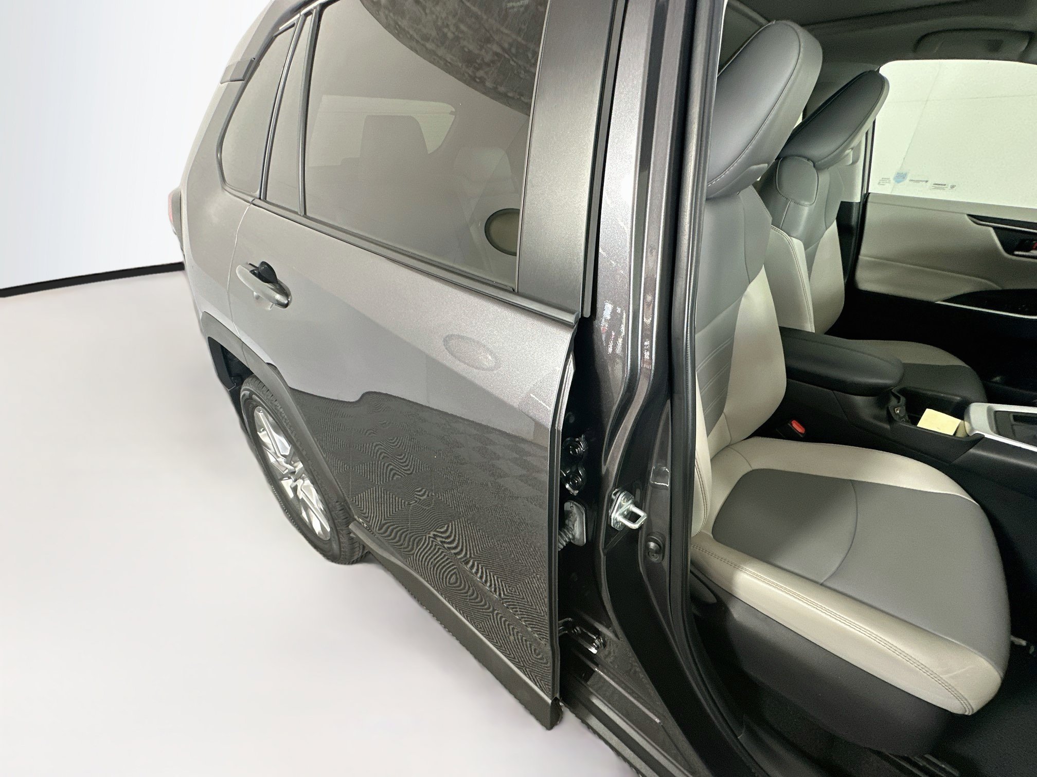 Used 2024 Toyota RAV4 XLE Premium FWD image 28