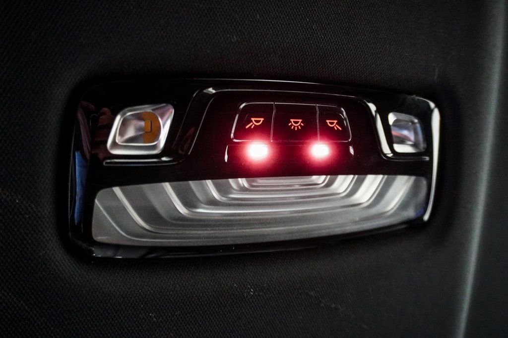 Used 2023 BMW 540i xDrive w/ Premium Package image 12