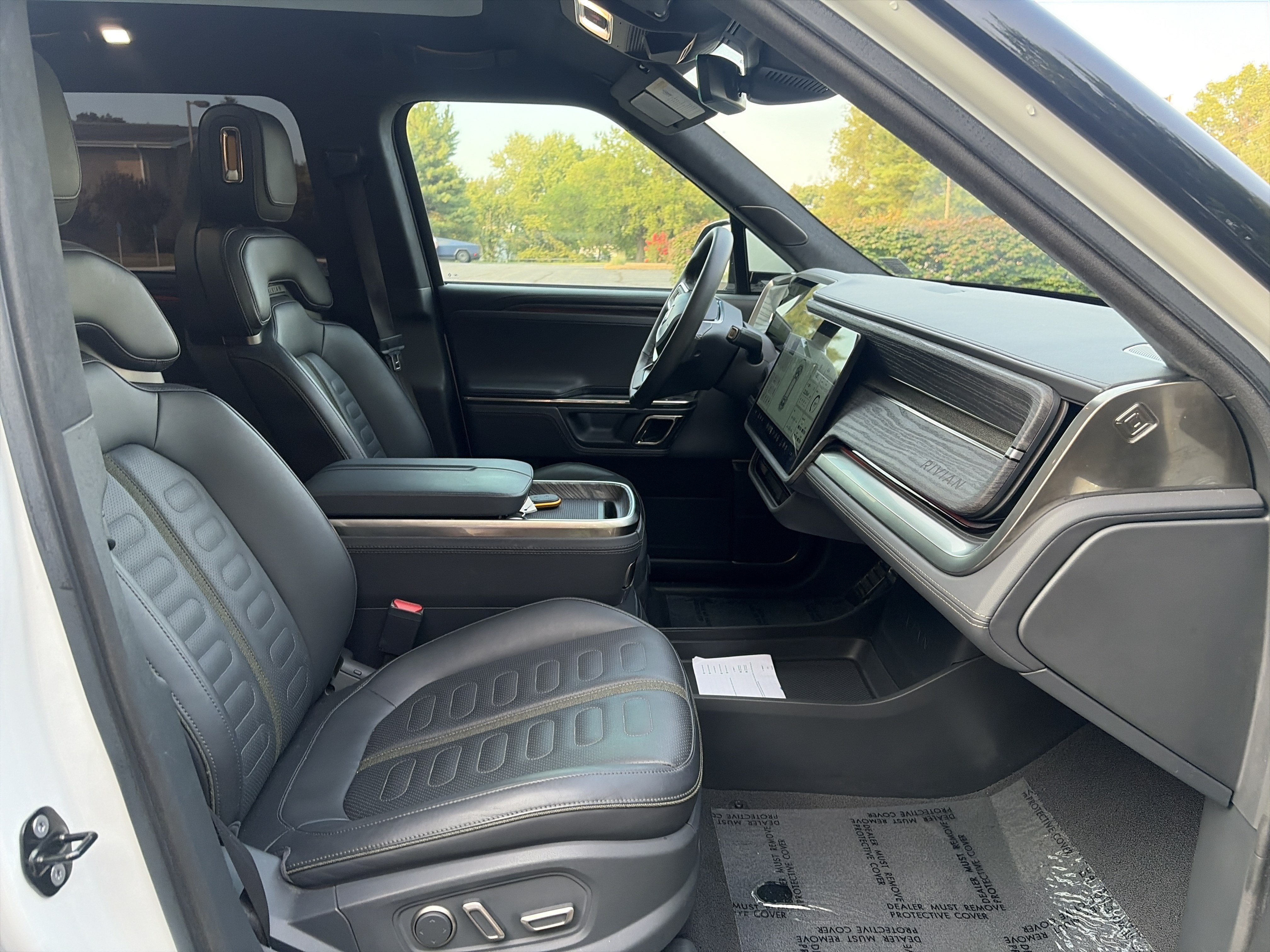 Used 2022 Rivian R1S Launch Edition AWD/4WD image 46