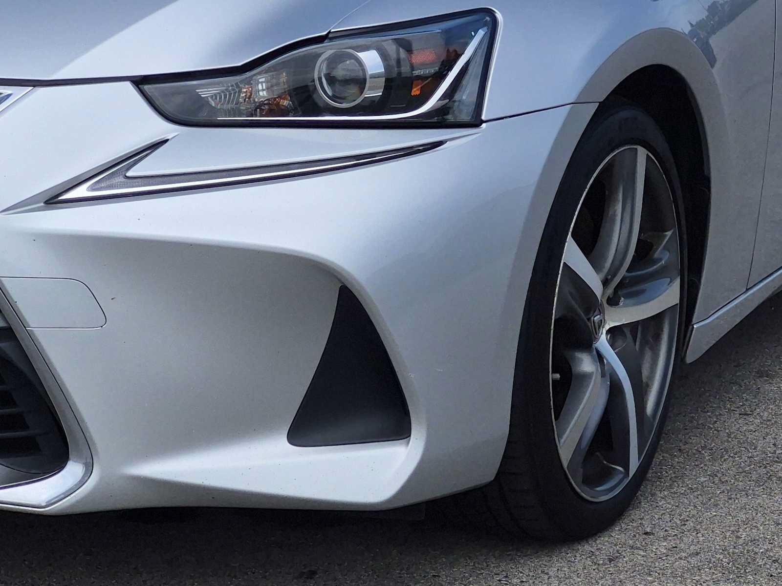 Used 2018 Lexus IS 300 AWD w/ Premium Package image 11