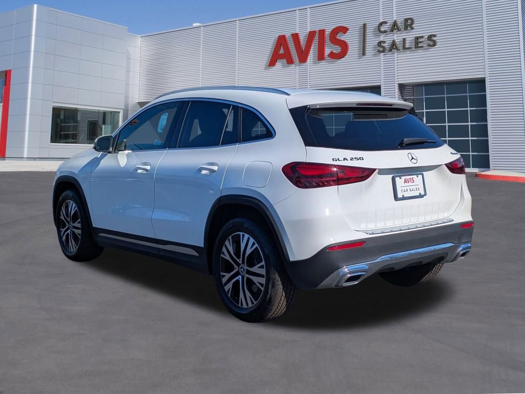 Used 2025 Mercedes-Benz GLA 250 4MATIC image 9