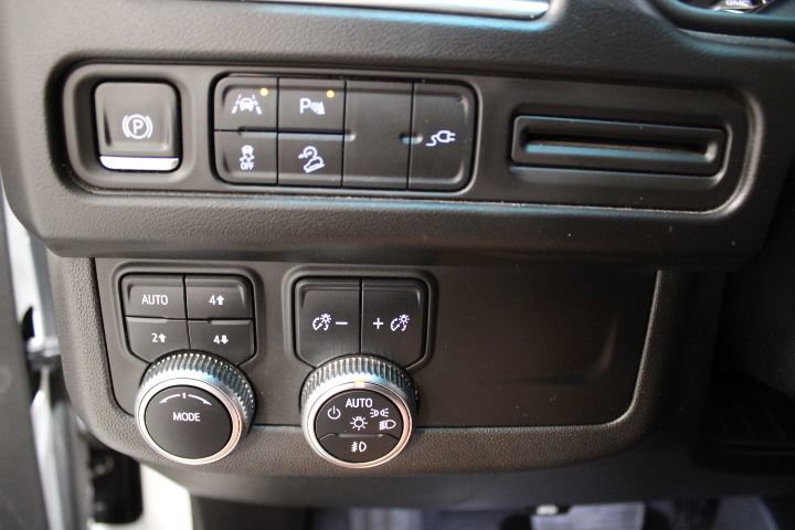 Used 2021 GMC Yukon AT4 image 45