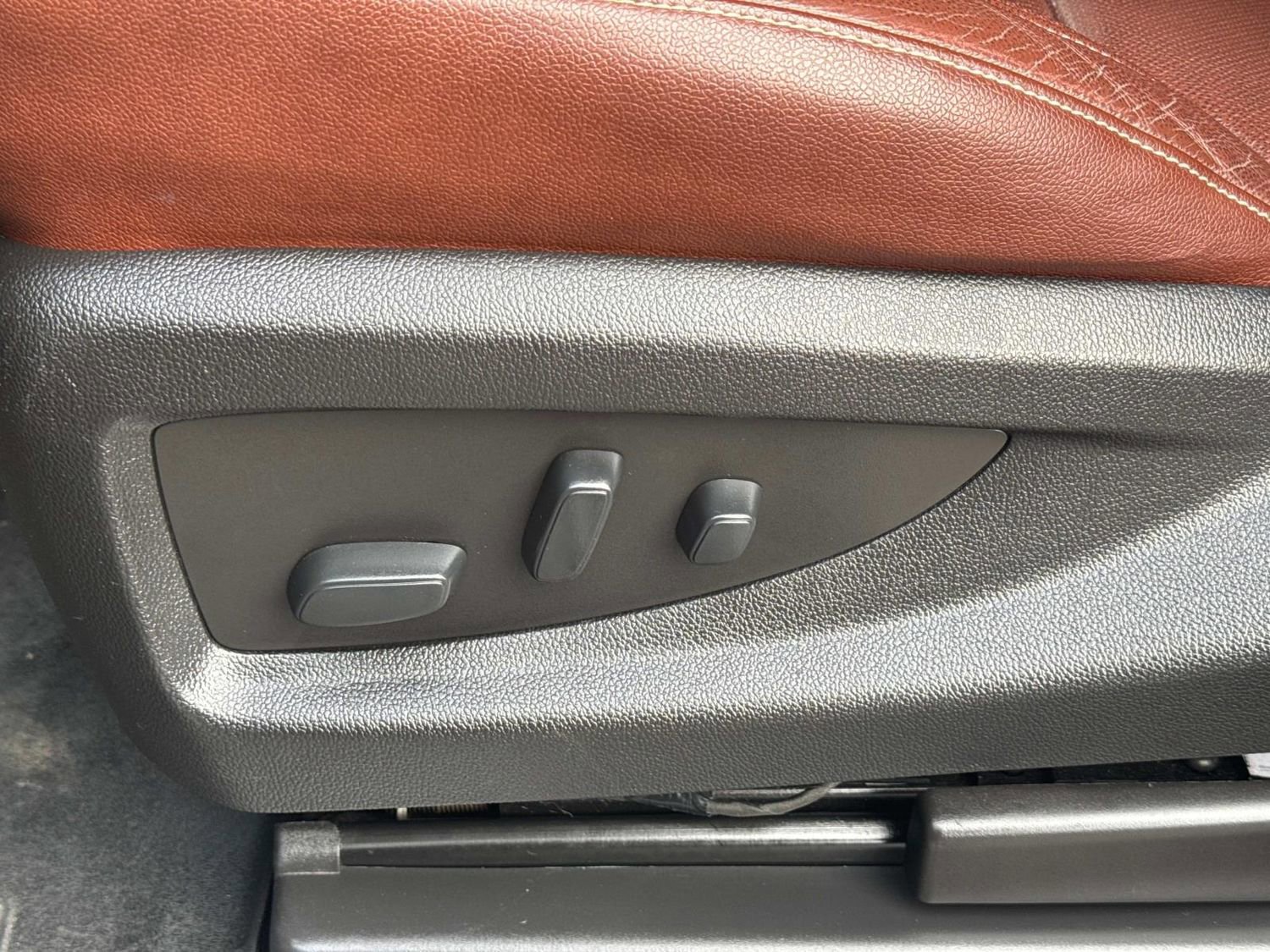 Used 2020 Chevrolet Tahoe Premier w/ Premier Plus Edition image 32