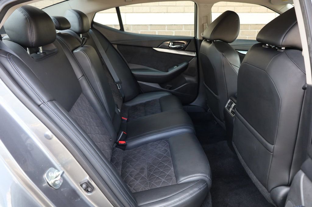 Used 2016 Nissan Maxima SR image 23