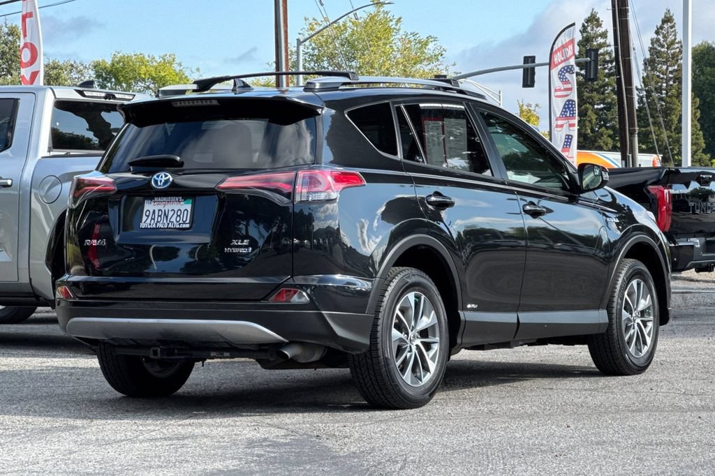 Certified 2018 Toyota RAV4 XLE AWD/4WD image 3