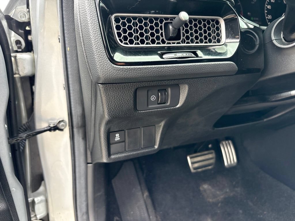 Used 2025 Honda Civic Sport image 16