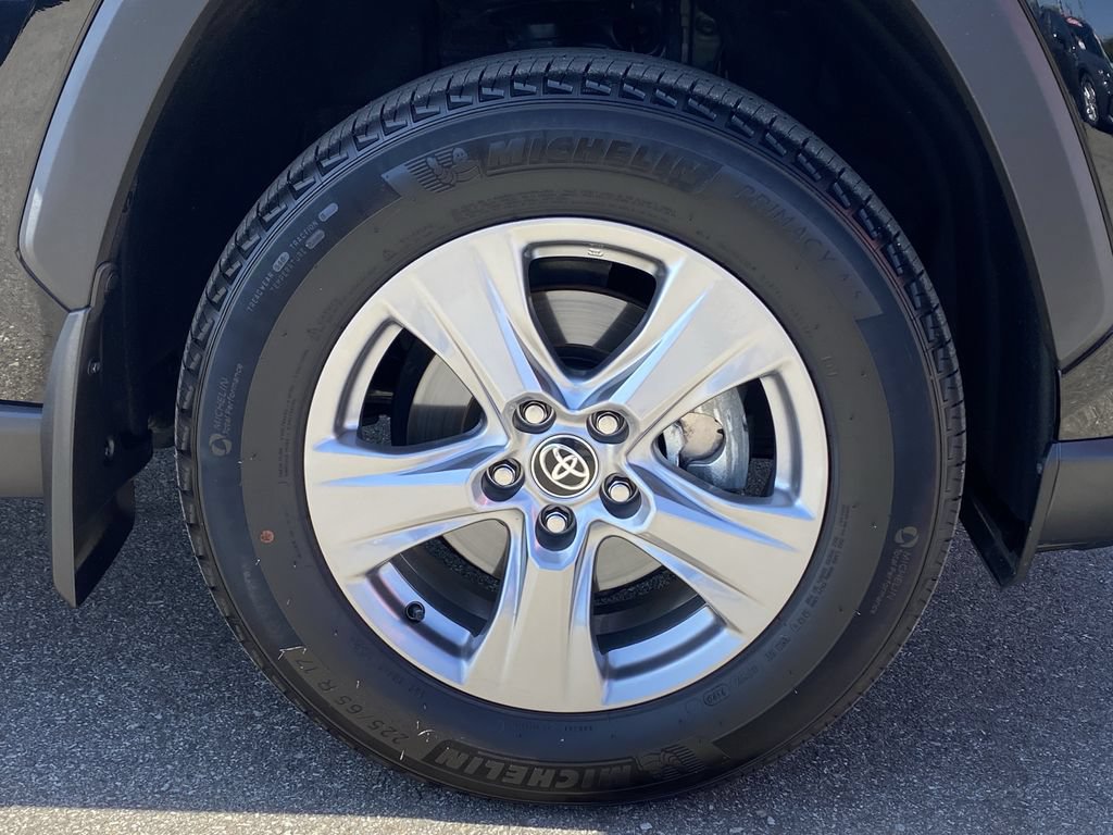 Certified 2025 Toyota RAV4 XLE w/ Convenience Package FWD image 14