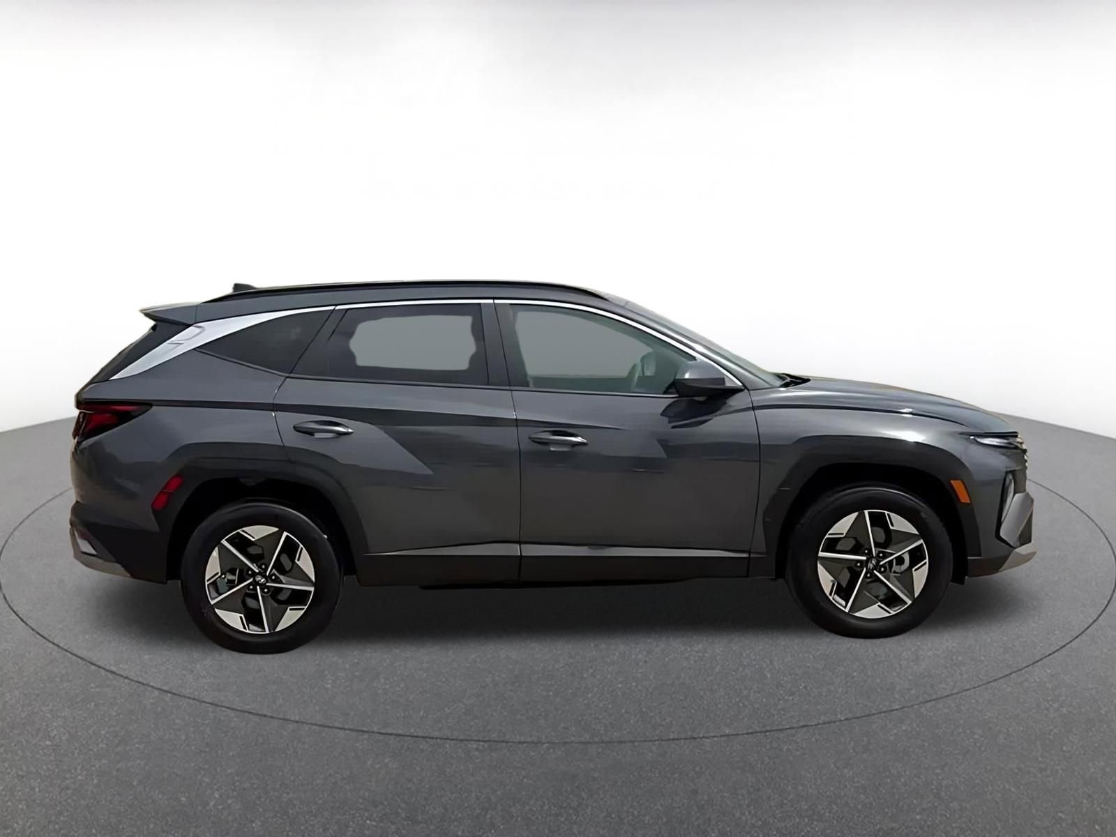 Used 2025 Hyundai Tucson SEL AWD/4WD image 16