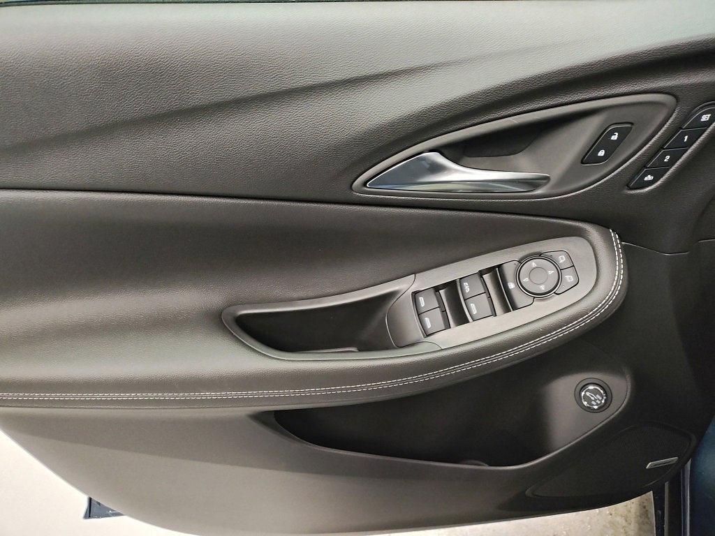 New 2026 Buick Encore GX Avenir w/ Avenir Technology Package image 28