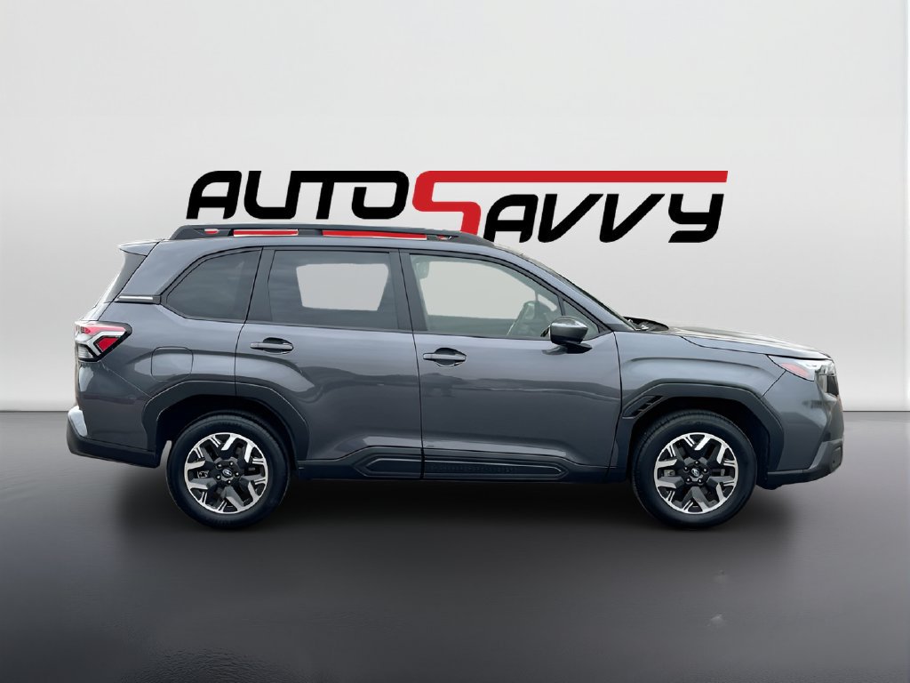 Used 2025 Subaru Forester Premium AWD/4WD image 8