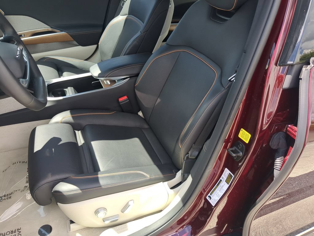 Used 2025 Lucid Air Touring AWD/4WD image 21