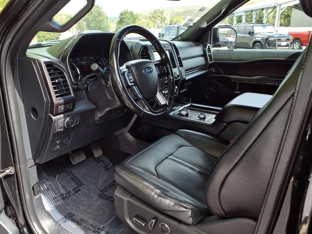 Used 2018 Ford Expedition Limited w/ Equipment Group 301A AWD/4WD image 18