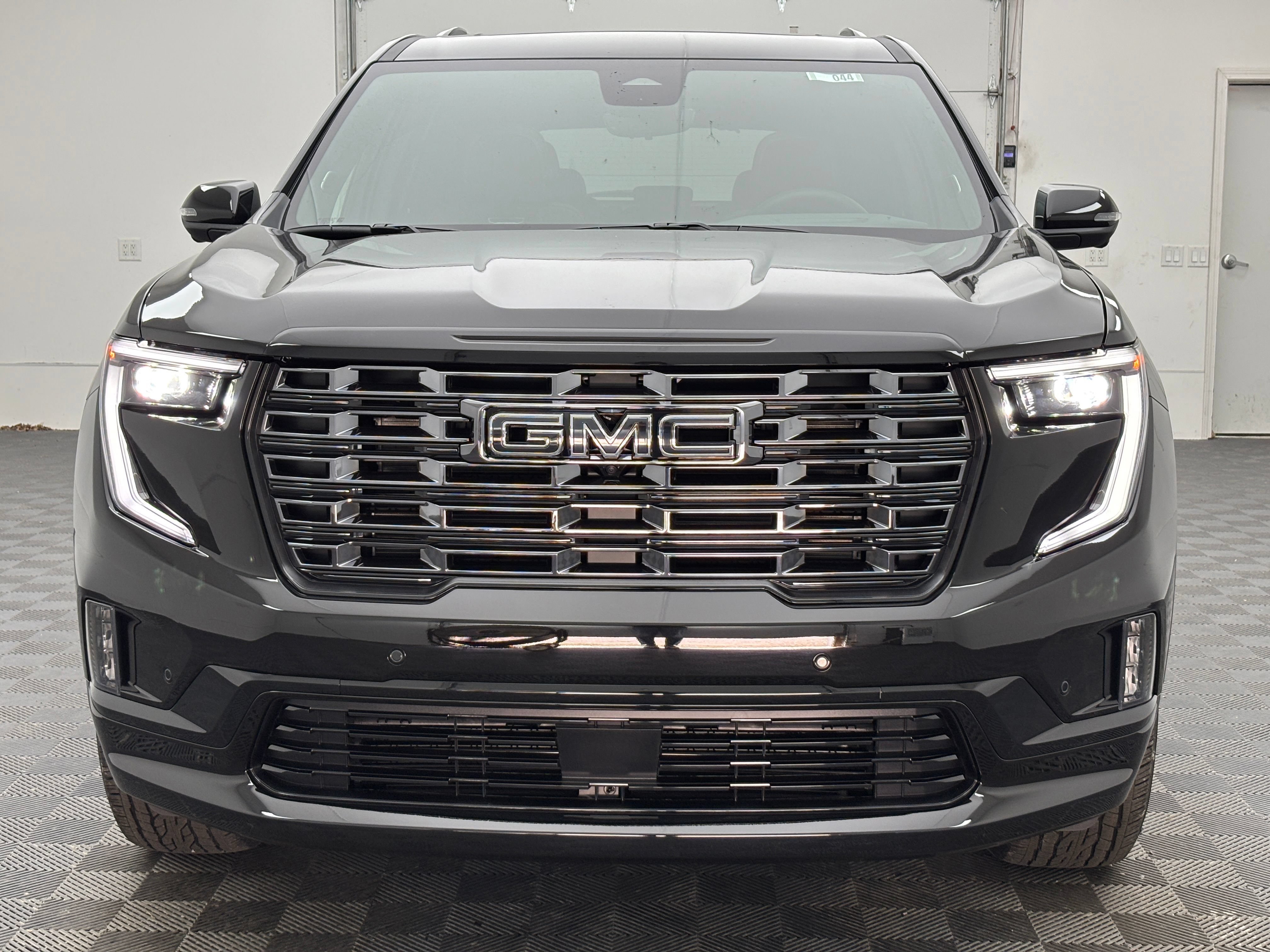 New 2026 GMC Acadia Denali Ultimate w/ LPO, Floor Liner Package AWD/4WD image 18