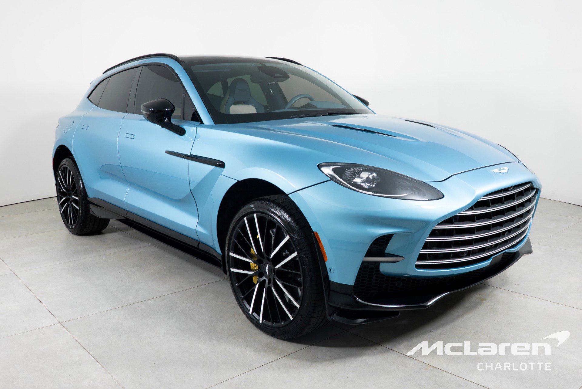 Used 2025 Aston Martin DBX 707 AWD/4WD image 3