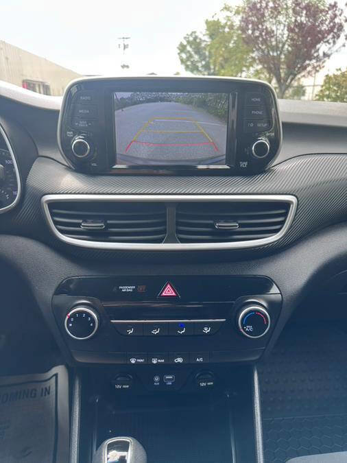 Used 2019 Hyundai Tucson SE image 32
