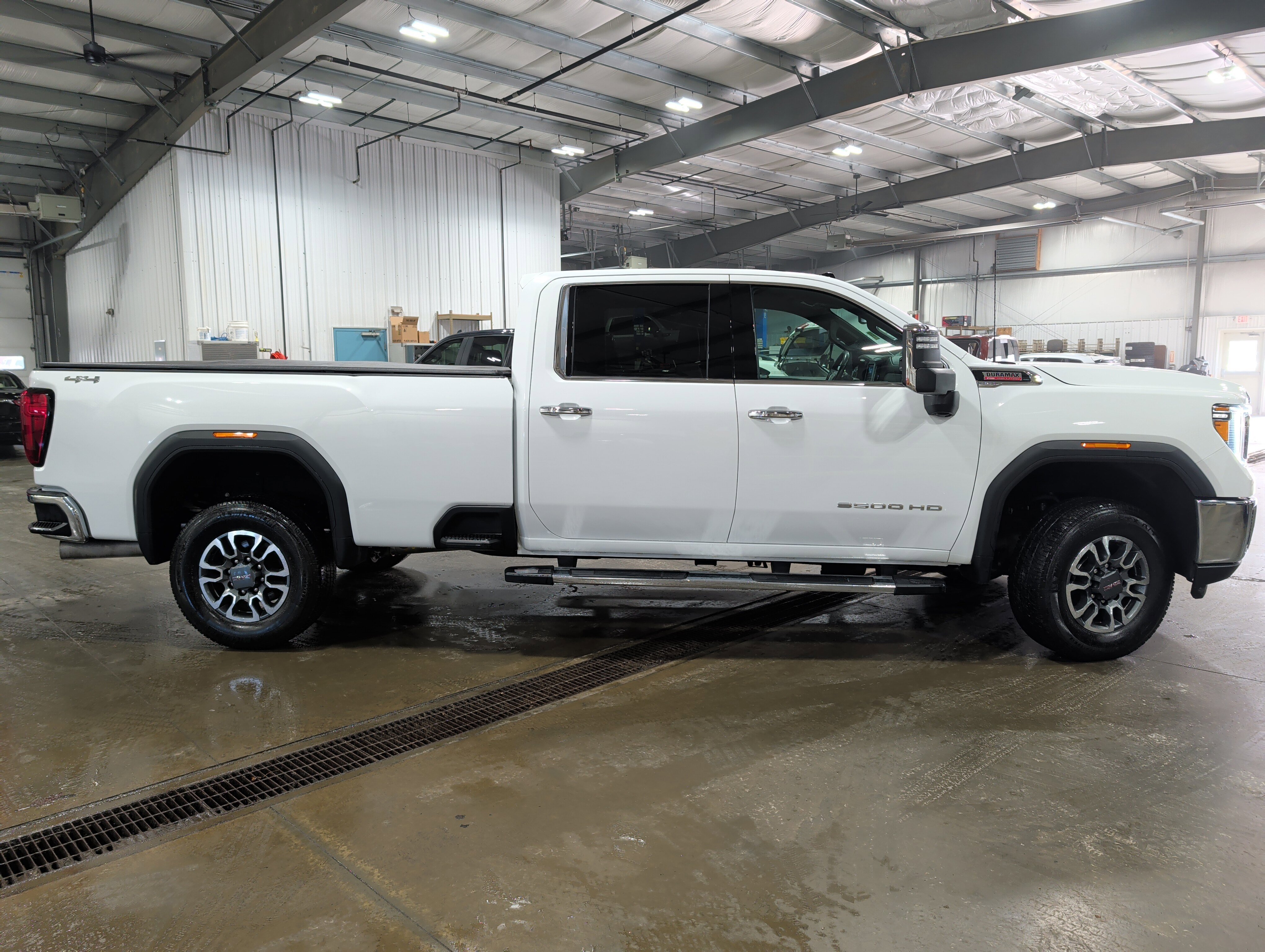 Used 2023 GMC Sierra 3500 SLT w/ SLT Preferred Package image 2