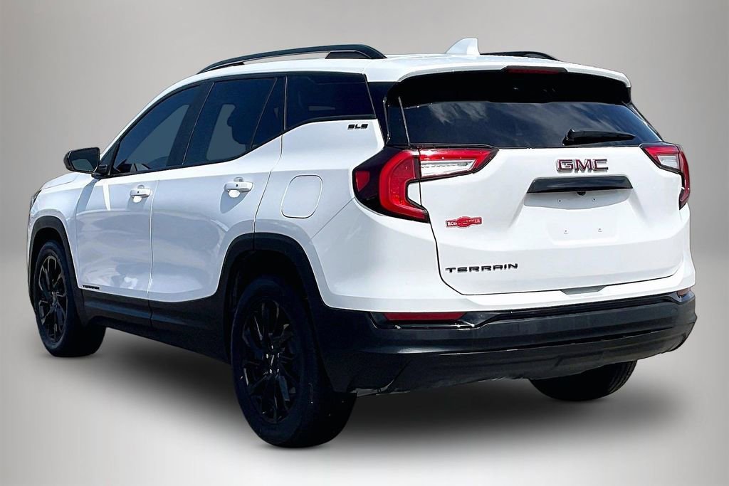 Used 2024 GMC Terrain SLE w/ Elevation Edition FWD image 4