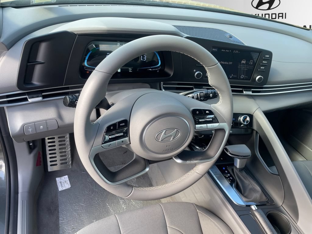 Used 2026 Hyundai Elantra Sport FWD image 12