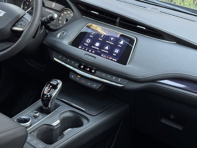 Used 2022 Cadillac XT4 Luxury w/ Cold Weather Package image 35