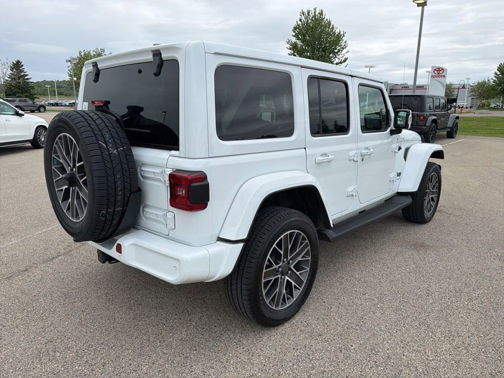 Used 2023 Jeep Wrangler Unlimited Sahara AWD/4WD image 6