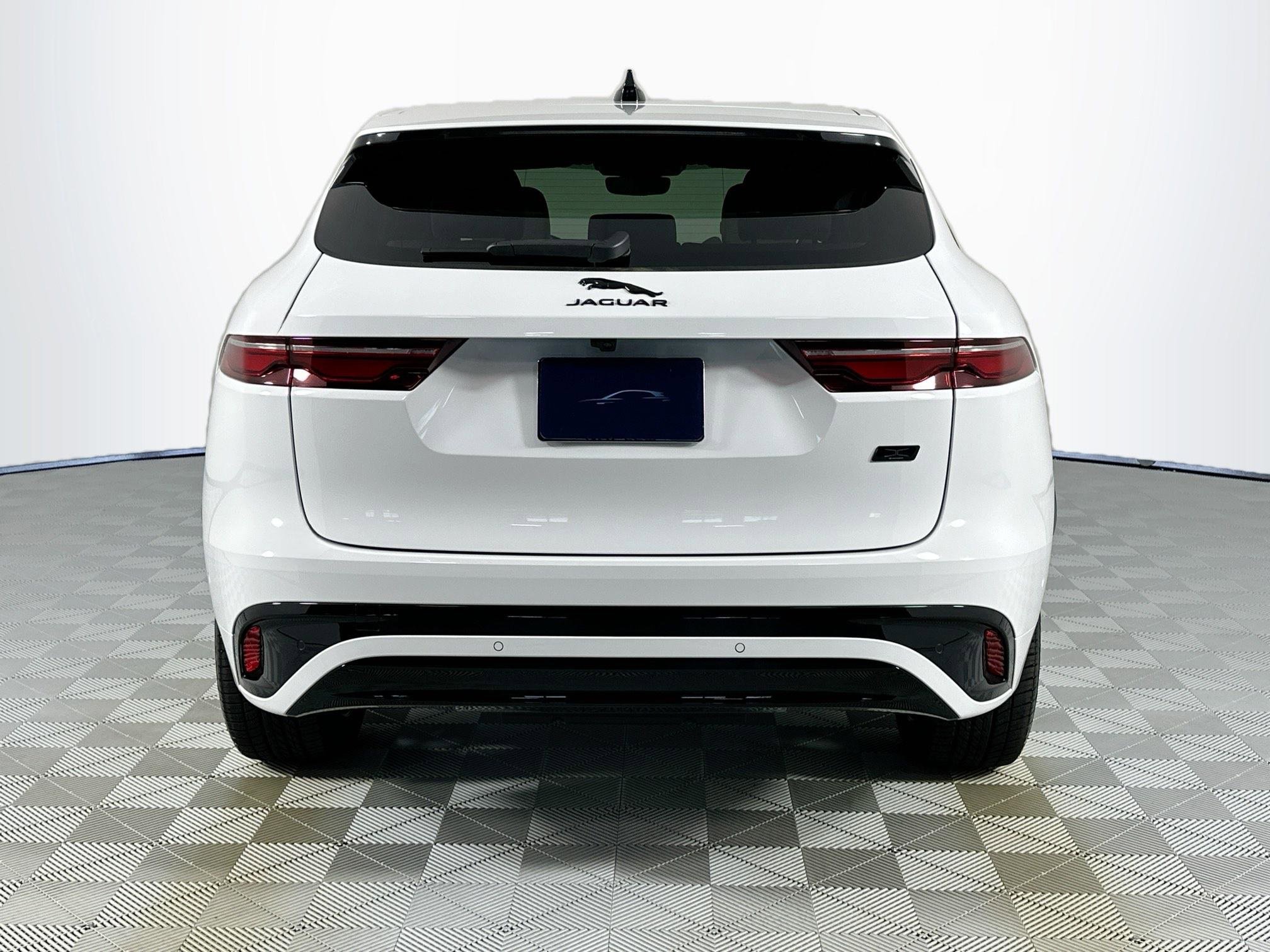 Used 2026 Jaguar F-PACE R-Dynamic S image 6